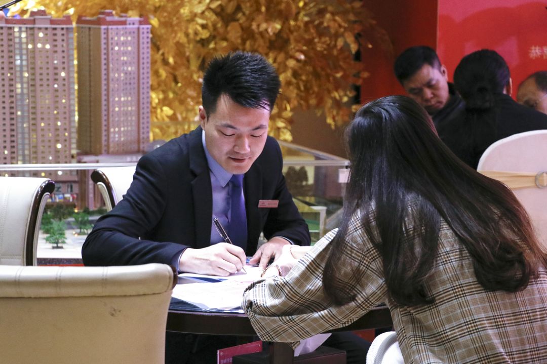 郴州錦馬置業(yè)有限公司,天一房產(chǎn)銷(xiāo)售,五嶺新天地樓盤(pán)銷(xiāo)售,錦馬時(shí)代中心房產(chǎn)銷(xiāo)售,酒店經(jīng)營(yíng)管理哪里好